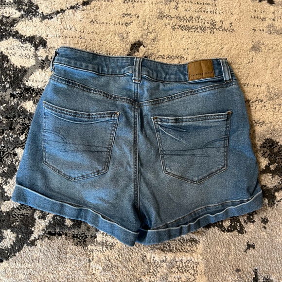 American Eagle Cuffed Hem Mom Shorts - Picture 5 of 5